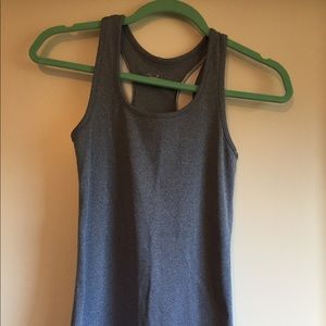 Small under armor heat gear tank top